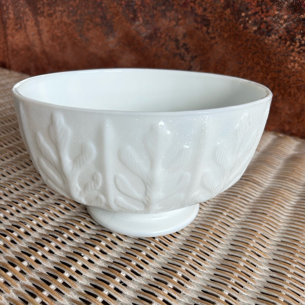 FTD 1975 white milk glass cactus oval pedestal bowl